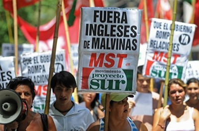 Ác-hen-ti-na cứng rắn về chủ quyền với Man-vi-nát