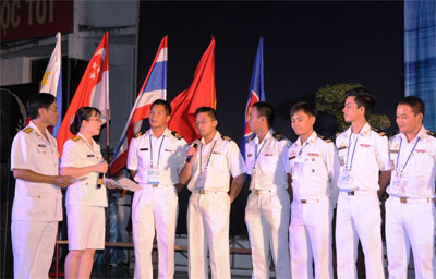 Tình đoàn kết và khát vọng hòa bình