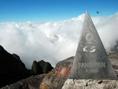 Lùi thời gian giải leo núi chinh phục Phan Xi Păng