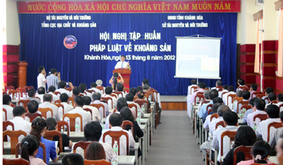 150 đại biểu tập huấn văn bản pháp luật về khoáng sản