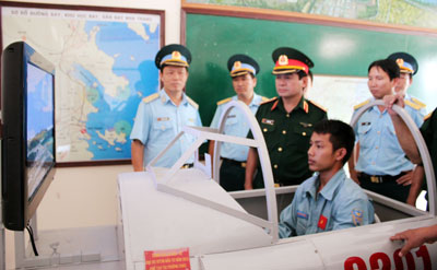 Trung tướng Võ Văn Tuấn, Phó tổng Tham mưu trưởng thăm, kiểm tra Trường Sĩ quan Không quân