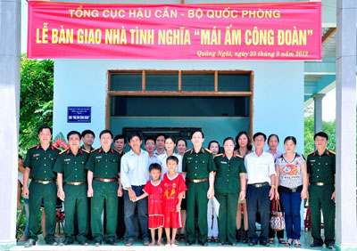 Khi Công đoàn đồng hành cùng công nhân lao động nghèo 