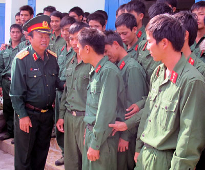 Trung tướng Đào Duy Minh kiểm tra công tác SSCĐ và chúc Tết các đơn vị trên địa bàn Nam Tây Nguyên