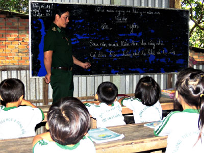 Lớp học tình thương nơi đầu sóng