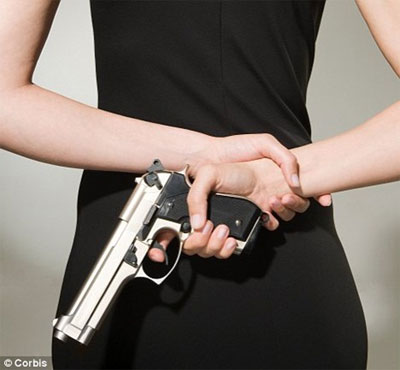 Nước Mỹ “nóng” vì  súng đạn