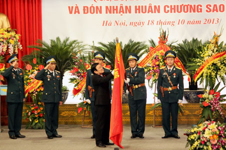 Quân chủng Phòng không-Không quân đón nhận Huân chương Sao vàng