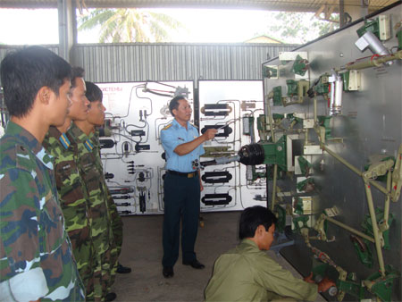 Nơi “ươm mầm lính thợ”