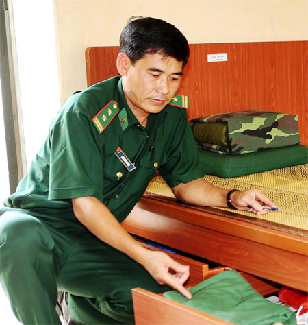 Đồn trưởng phá “vòng vây” sóng dữ cứu công nhân