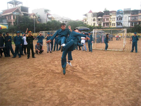 Tuyên truyền, nâng cao nhận thức của người dân về quốc phòng-an ninh