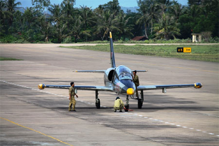 Những “bác sĩ” chăm sóc máy bay