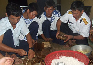 Chế độ ăn thêm các ngày lễ, Tết