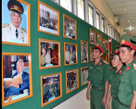 Triển lãm sách, ảnh về Đại tướng Võ Nguyên Giáp