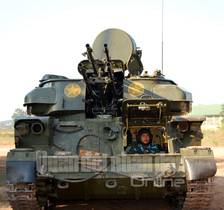 Cùng “chùm mũi tiêm lửa” diệt giặc trời (clip)