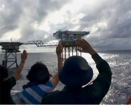 Bài 2: Vững vàng nơi đầu sóng (tiếp theo và hết)