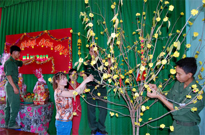 Tết ấm tình quân dân nơi biên giới