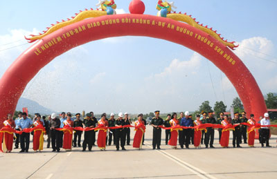 Nghiệm thu, bàn giao công trình S1, S2 (Dự án Đường Trường Sơn Đông)