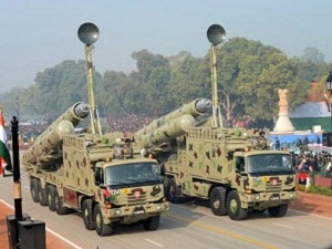 Ấn Độ bắn thành công tên lửa BrahMos từ tầu ngầm