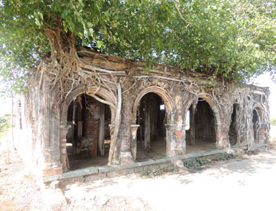 Ngôi đình cổ xuống cấp nghiêm trọng