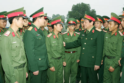 Tiếp tục đổi mới hình thức nắm bắt, quản lý tư tưởng bộ đội