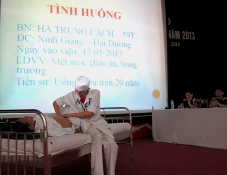 Học viện Quân y tổ chức hội thao kỹ thuật khám lâm sàng năm 2013
