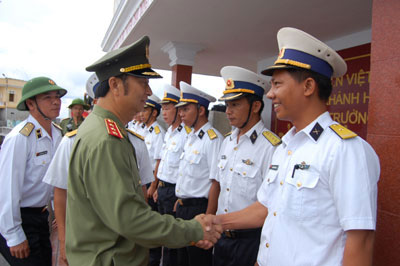 “Xây dựng ý chí quyết tâm, sẵn sàng hy sinh bảo vệ chủ quyền biển đảo”