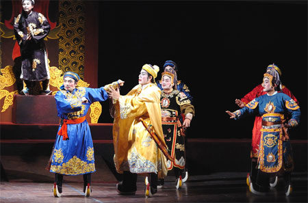 Hơi thở thời đại trên sân khấu tuồng, dân ca kịch