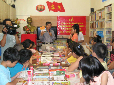 Người lập thư viện miễn phí cho con trẻ