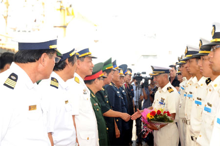 Tàu Cảnh sát biển Nhật Bản cập cảng Tiên Sa