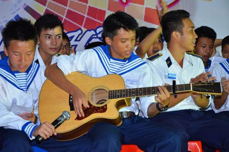 “Cháu muốn trở thành bộ đội hải quân”