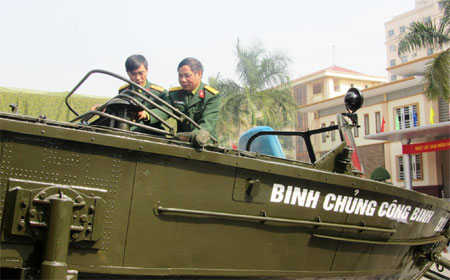 Thay thế động cơ đi-ê-den cho ca-nô