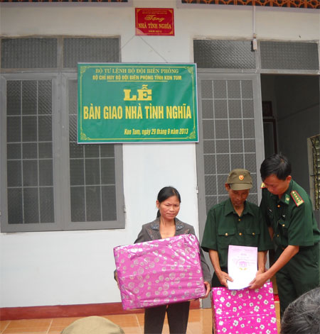 BĐBP tỉnh Kon Tum bàn giao Nhà tình nghĩa tặng cựu chiến binh