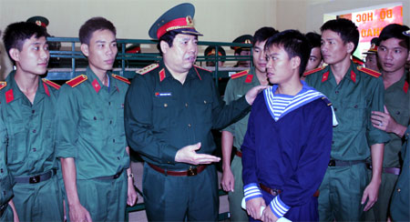 Đại tướng Phùng Quang Thanh thăm và làm việc tại Trường Đại học Chính trị