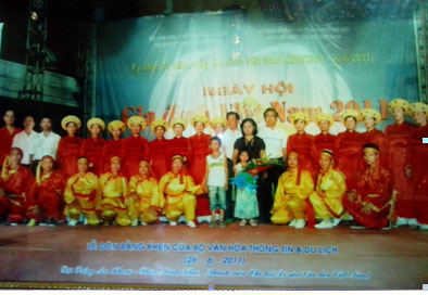 Đội  trống làng vang tiếng phương xa
