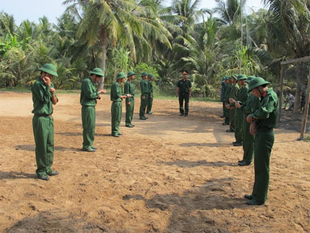 Huấn luyện quân sự phổ thông cho các thanh niên trúng tuyển trước khi nhập ngũ