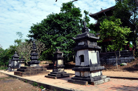 Thức dậy dấu tích vàng son một thuở