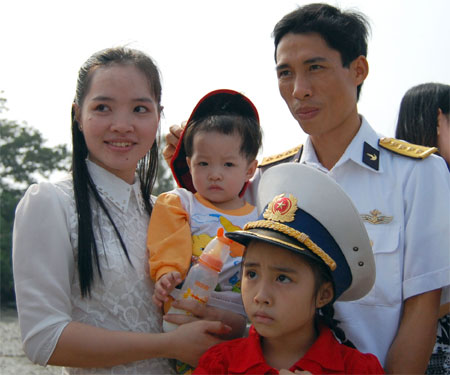 Bài 1: Hơi ấm đất liền nơi đầu sóng