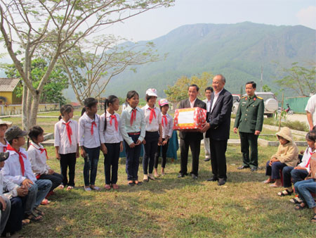 Quỹ hỗ trợ khắc phục hậu quả bom, mìn Việt Nam