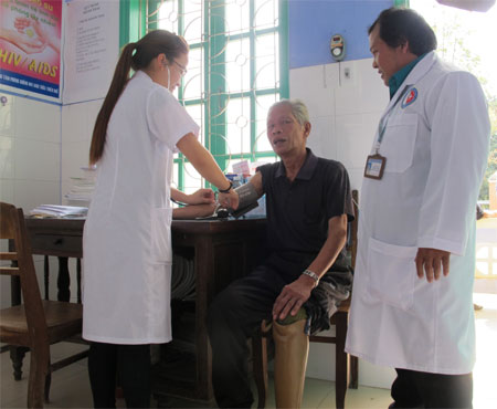 Trợ giúp nạn nhân bom, mìn hòa nhập cộng đồng