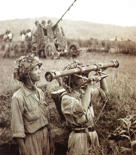 Khống chế, chặn cắt cầu hàng không chi viện cho tập đoàn cứ điểm Điện Biên Phủ