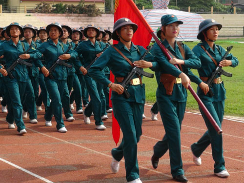 “Sơn nữ” Điện Biên vượt nắng, mừng ngày lễ lớn