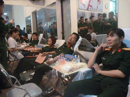 Kho Xăng dầu 190: 38 đồng chí tình nguyện hiến máu