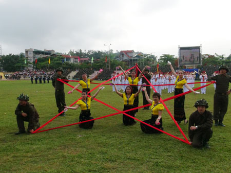 Xếp hình nghệ thuật “Chiến thắng Điện Biên Phủ - Bản hùng ca vang mãi”