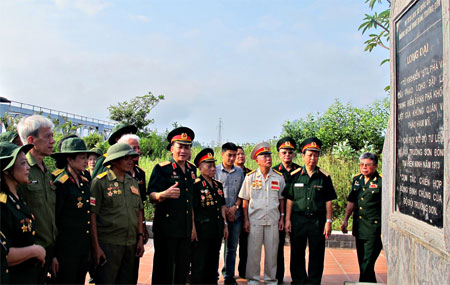 Đi trên con đường mang dáng hình đất nước