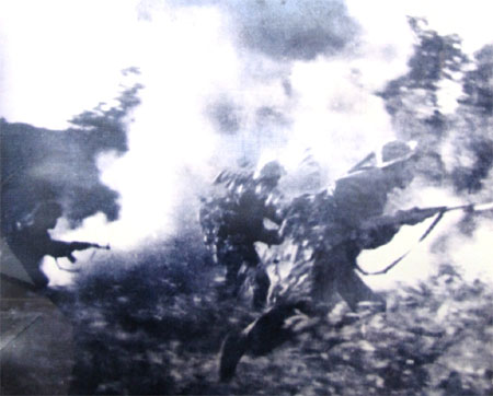 Linh hoạt, sáng tạo lựa chọn cách đánh và hướng tiến công chủ yếu