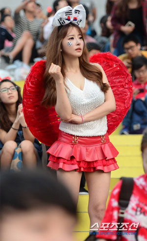 Phía Đông quá yên tĩnh             