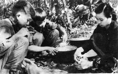 Vận dụng nhiều hình thức tác chiến và tiến công liên tục trong chiến dịch