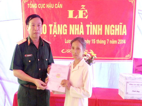 Tổng cục Hậu cần: Tặng nhà tình nghĩa cho vợ của liệt sĩ Nguyễn Văn Thỏa
