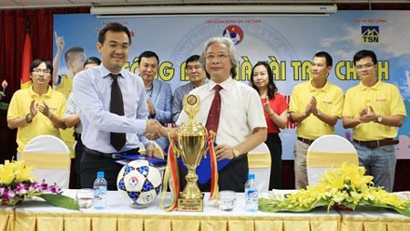 VCK U.17QG báo Bóng đá - Cúp Thái Sơn Nam 2014: Đội vô địch nhận 100 triệu đồng tiền thưởng