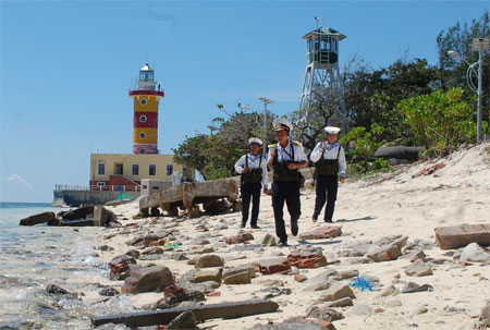 Canh gác nơi đảo xa