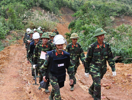 Phát triển lực lượng làm nhiệm vụ rà phá bom, mìn